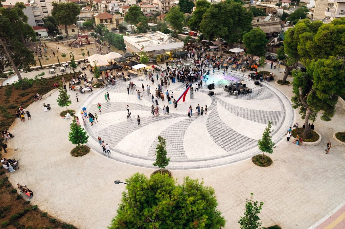 Πανέμορφη η πλατεία Ανεμόμυλου- Εγκαίνια στην Αμαλιάδα από το δήμο Ήλιδας