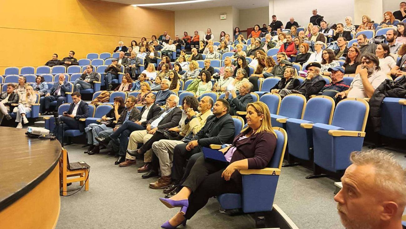 Με τεράστια επιτυχία διεξήχθη το 4ο Φεστιβάλ Ερασιτεχνικού Θεάτρου Αμαλιάδας