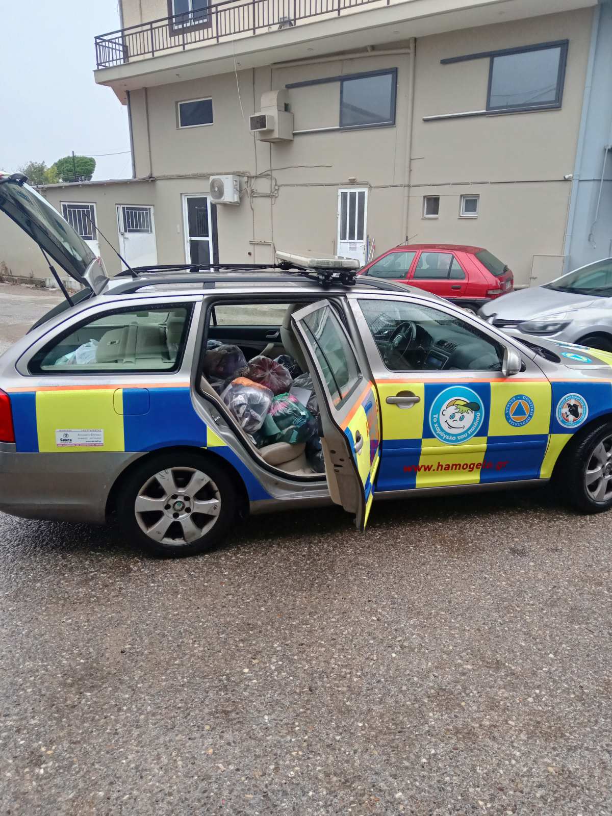 Παράδοση ειδών ένδυσης από το «Χαμόγελο του Παιδιού» στον Δήμο Ανδραβίδας-Κυλλήνης