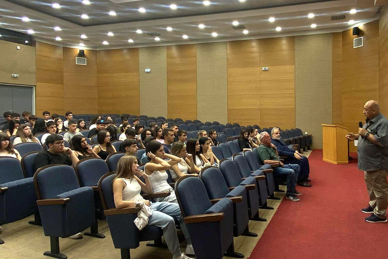 Μάθημα ιστορίας και ανθρωπιάς για τους μαθητές του 1ου ΓΕΛ Αμαλιάδας από τα ασυνόδευτα παιδιά της Κύπρου