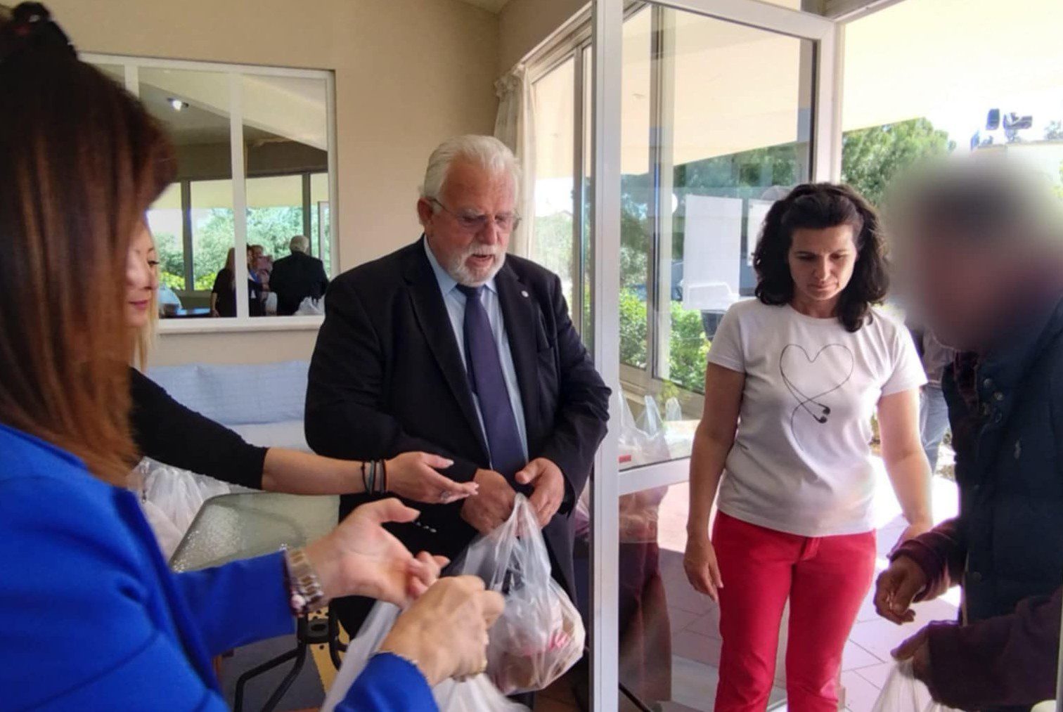 Δήμος Ήλιδας: Γεύμα αγάπης για δημότες που βρίσκονται σε ανάγκη