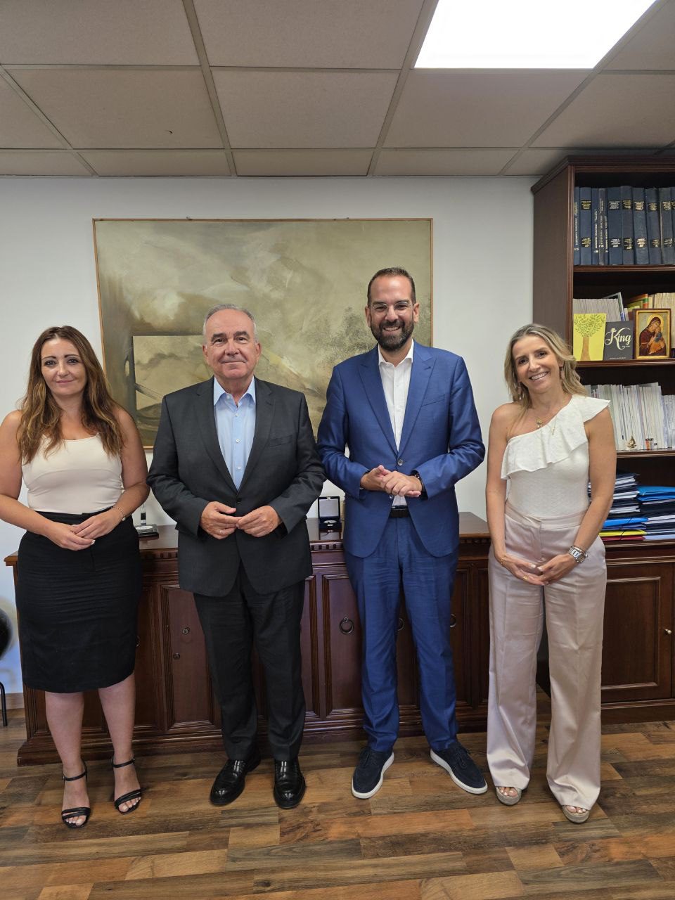 Π.Δ.Ε.: Συναντήσεις του Ν. Φαρμάκη με Ν. Παπαθανάση και Κ. Κατσαφάδο