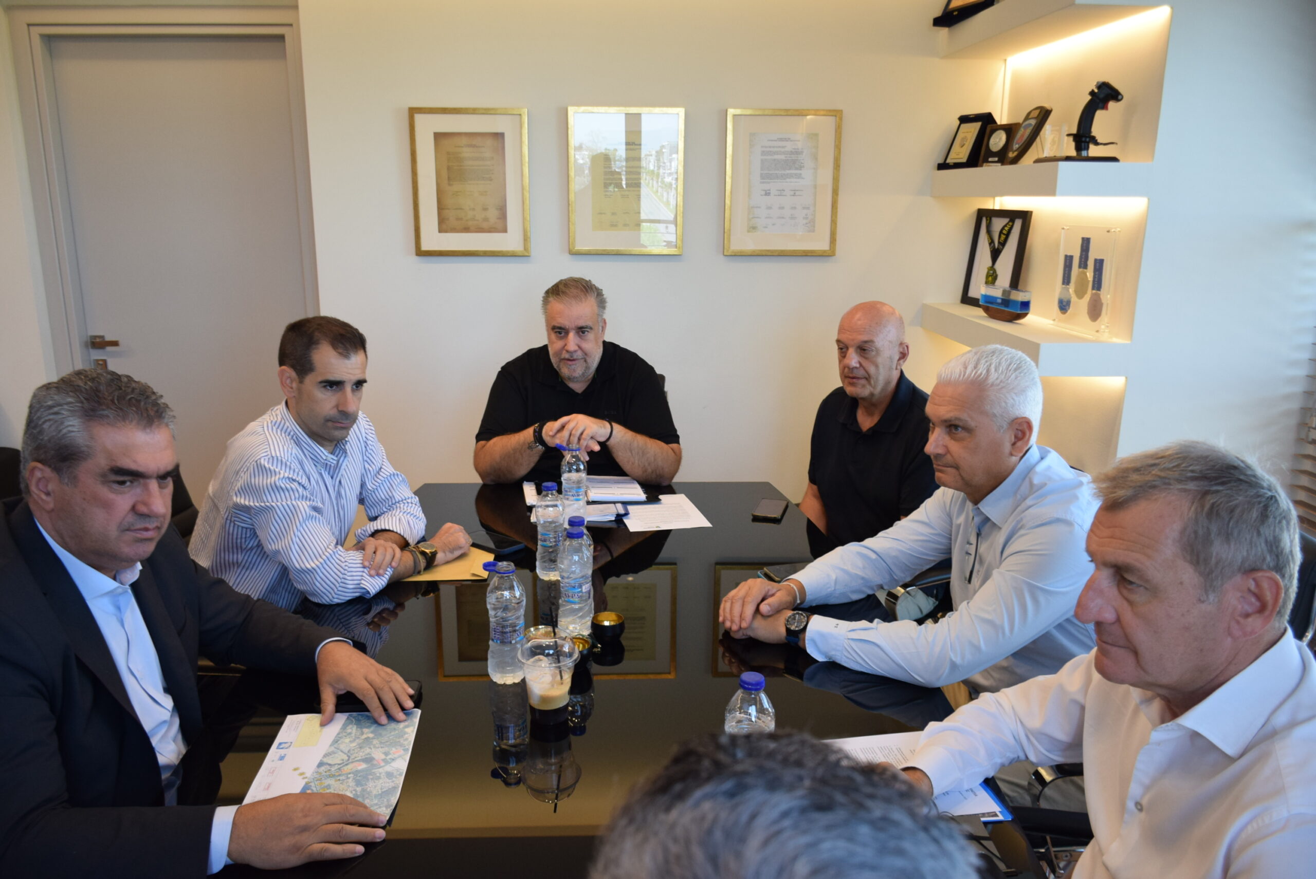 Σύσκεψη στην Π.Δ.Ε. για τις κυκλοφοριακές ρυθμίσεις στην Πατρών – Πύργου, παρουσία του Γ.Γ. Υποδομών, Δ. Αναγνώπουλου