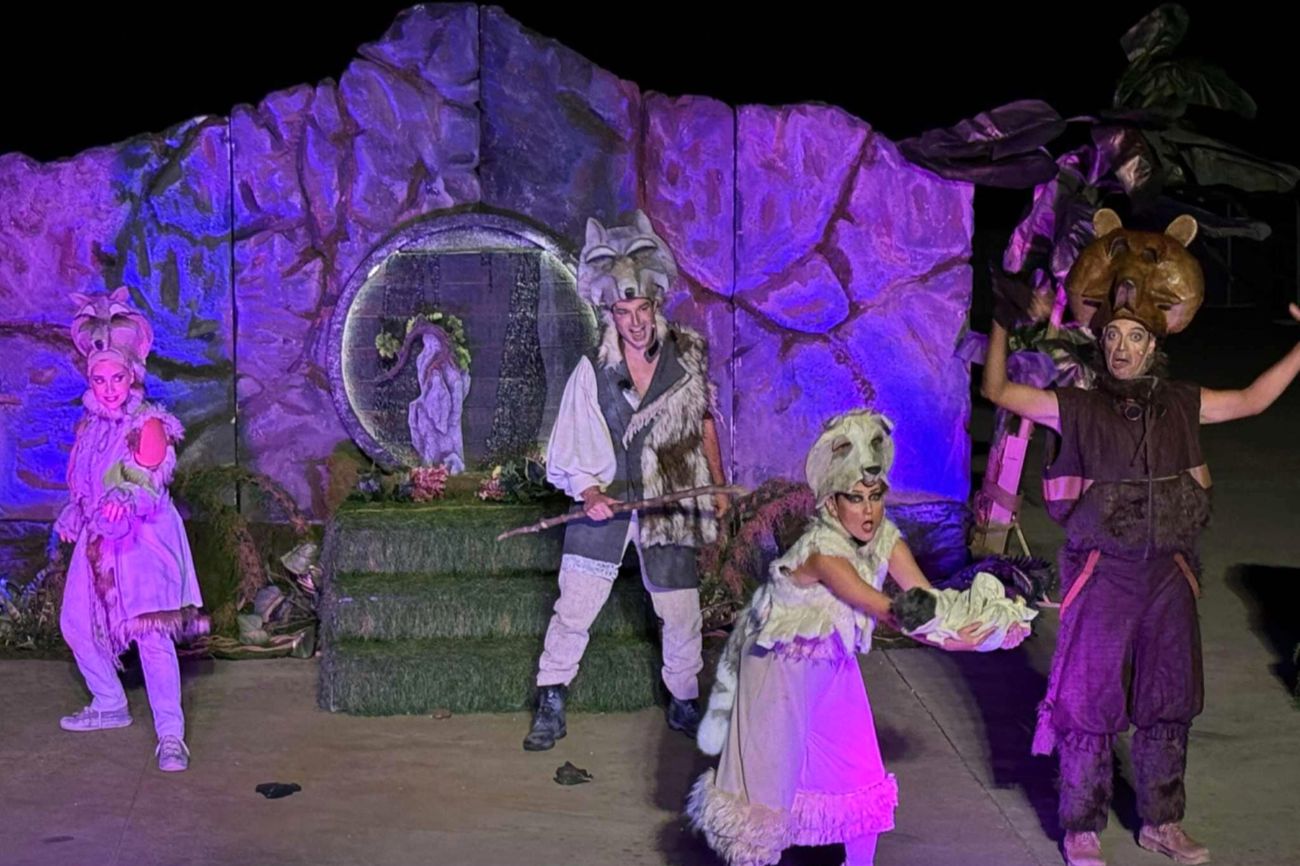 Η παιδική παράσταση «Μόγλης της Ζούγκλας» μάγεψε μικρούς και μεγάλους στο Θέατρο της Αρχ. Ήλιδας