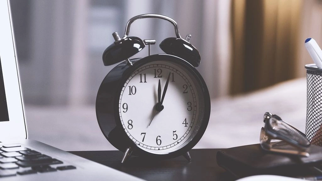 Επιστροφή στη χειμερινή ώρα: Πότε γυρίζουμε τα ρολόγια μας μία ώρα πίσω