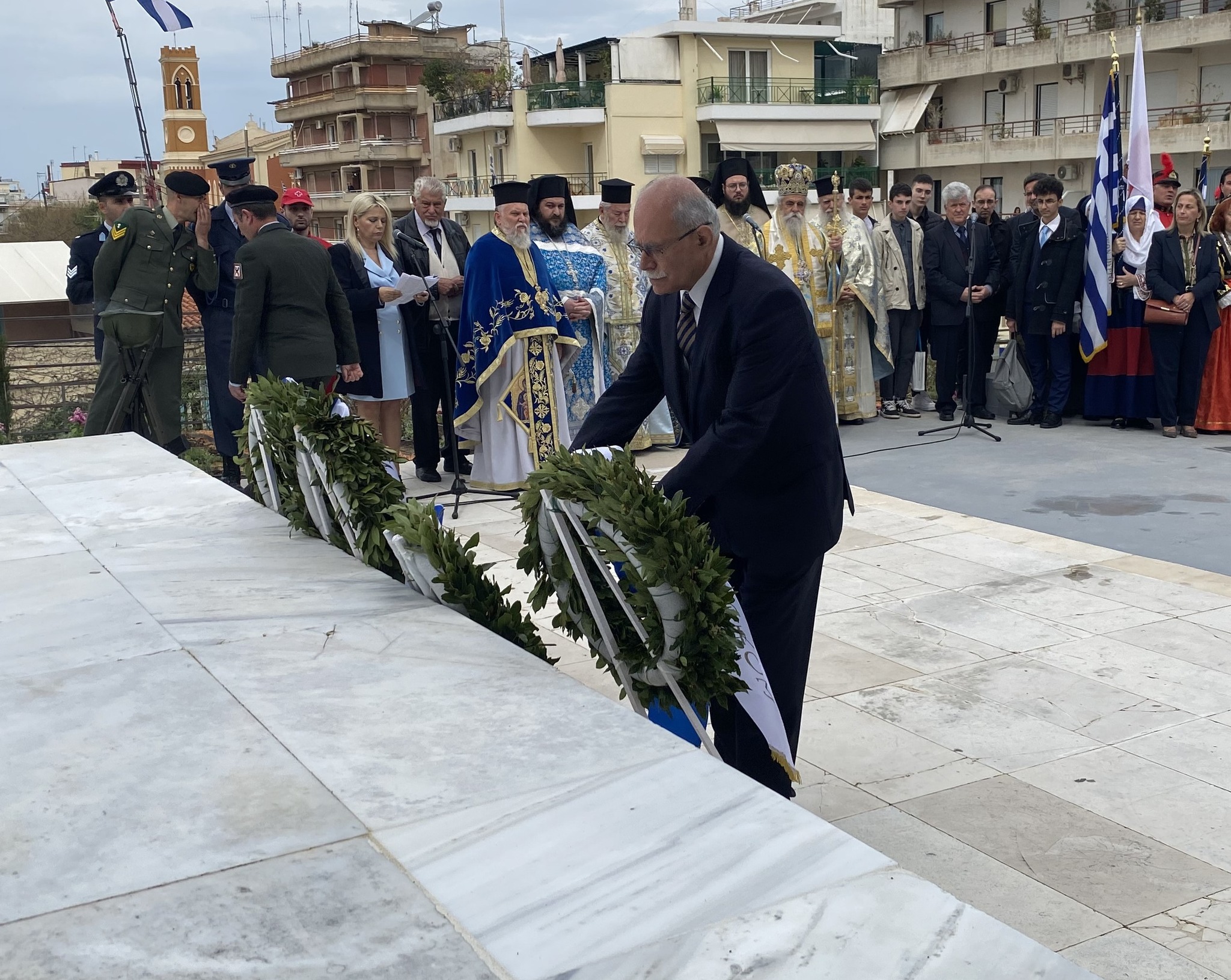 Δήμος Πύργου: Kατάθεση στεφάνων στο Μνημείο Ηρώων και δεξίωση στο Λάτσειο