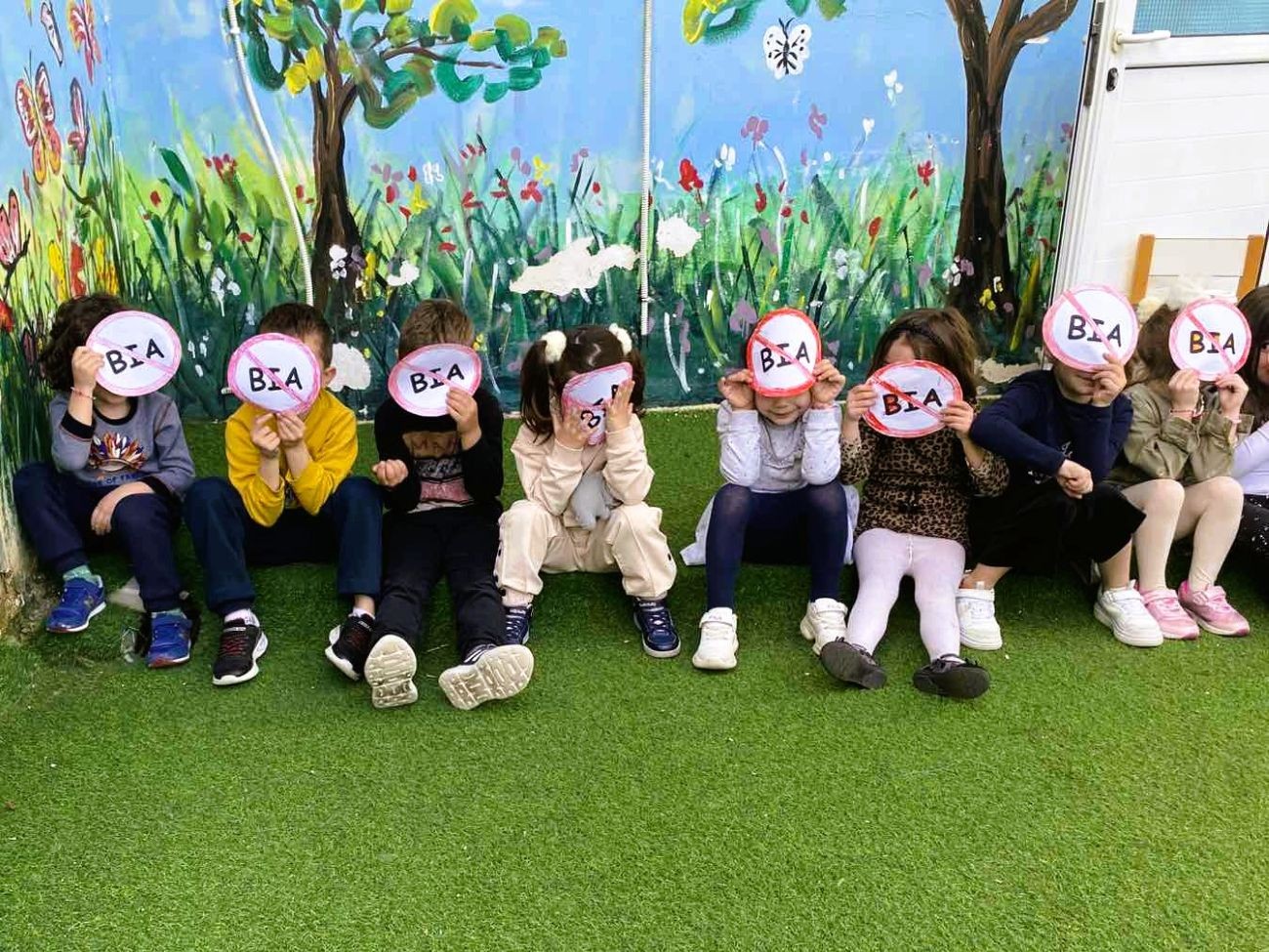 Σε μία ξεχωριστή δράση ευαισθητοποίησης για τη σχολική βία συμμετείχαν οι μικροί μαθητές του 5ου Νηπιαγωγείου Αμαλιάδας