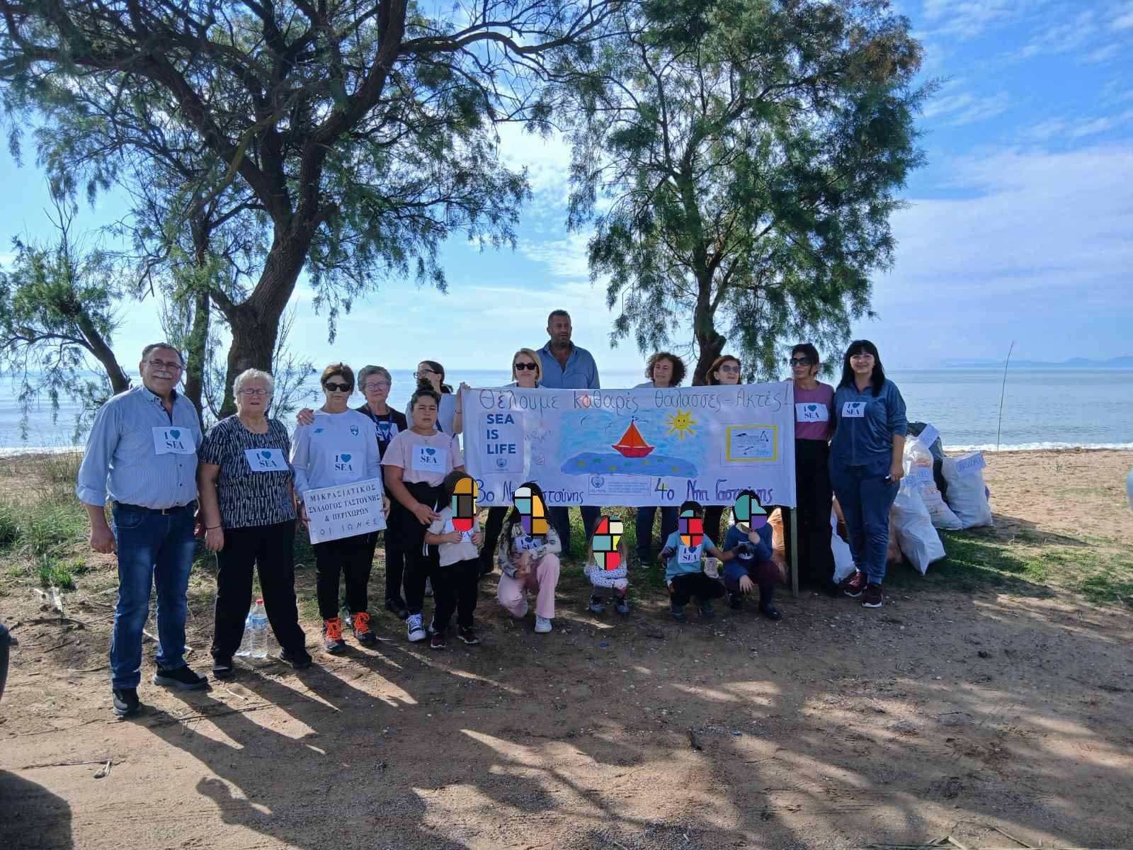 Καθάρισαν εθελοντικά την παραλία της Μπούκας