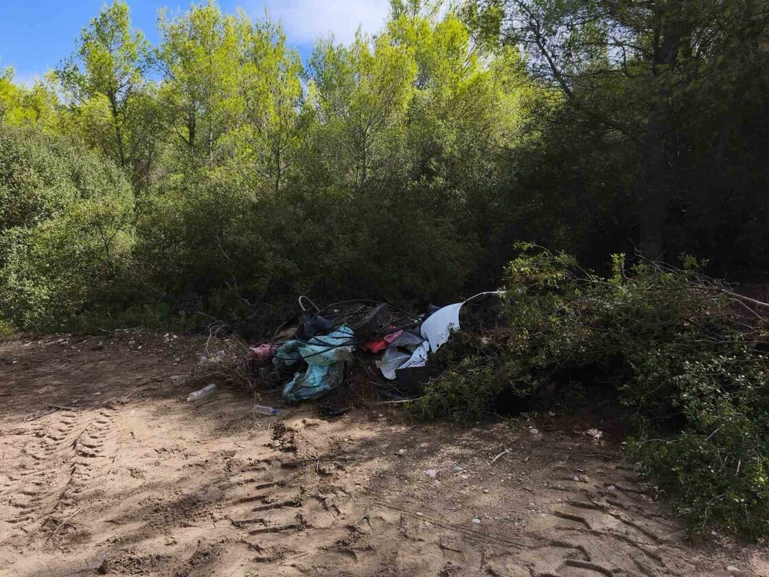 Ξεκίνησε η απομάκρυνση 400 τόνων μπαζοαπορριμμάτων στο Εθνικό Πάρκο Υγροτόπων Κοτυχίου – Στροφυλιάς