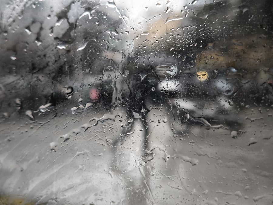 Έρχονται βροχές και καταιγίδες – Ποια μέρα και πού θα είναι έντονα τα φαινόμενα