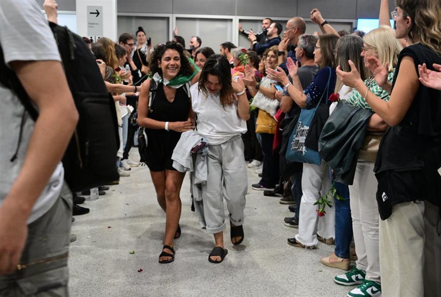 Το Μαξίμου ψάχνει τρόπο για να χρεώσει στους ακτιβιστές του στολίσκου τον επαναπατρισμό τους