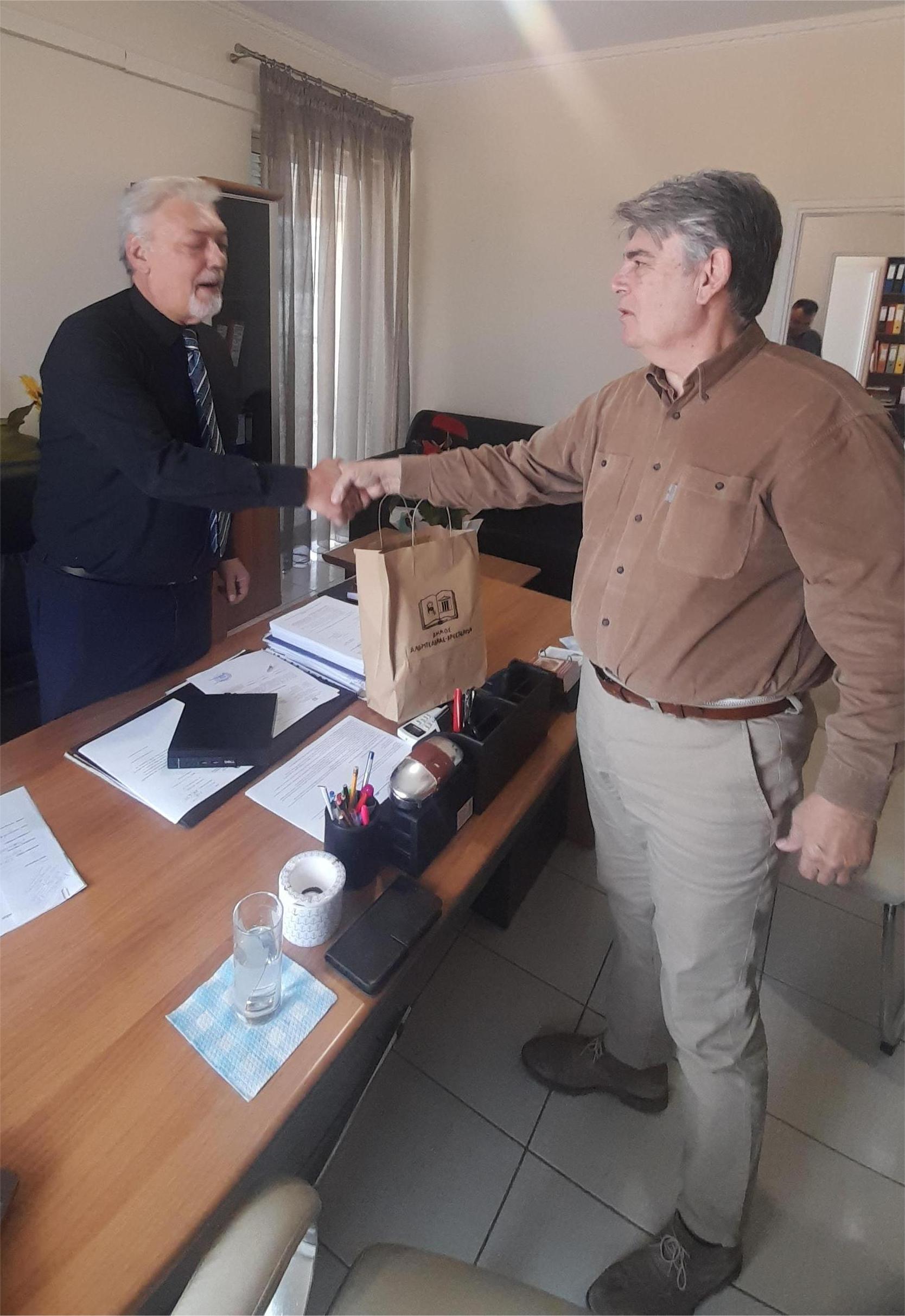 Δήμος Ανδρίτσαινας-Κρεστένων: Προσφορά άρτων για τους Τρεις Ιεράρχες