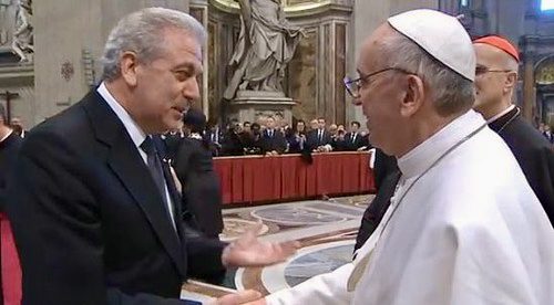 Δήλωση Δ. Αβραμόπουλου για τον θάνατο του Πάπα Φραγκίσκου