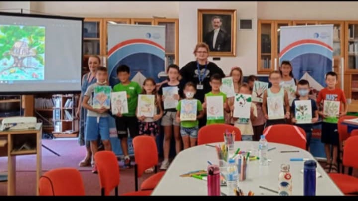 Πλούσια δράση παρουσιάζει η ζωγράφος Denisa Shima που  τα τελευταία 17 χρόνια ζει στην Ηλεία