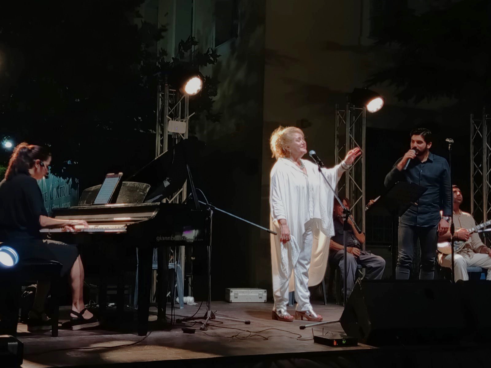 Δήμος Πύργου: Μ. Σουλτάτου κ. Γ. Αδαμοπουλος στα μουσικά μονοπάτια των Θεοδωράκη, Πλέσσα και Λοΐζου