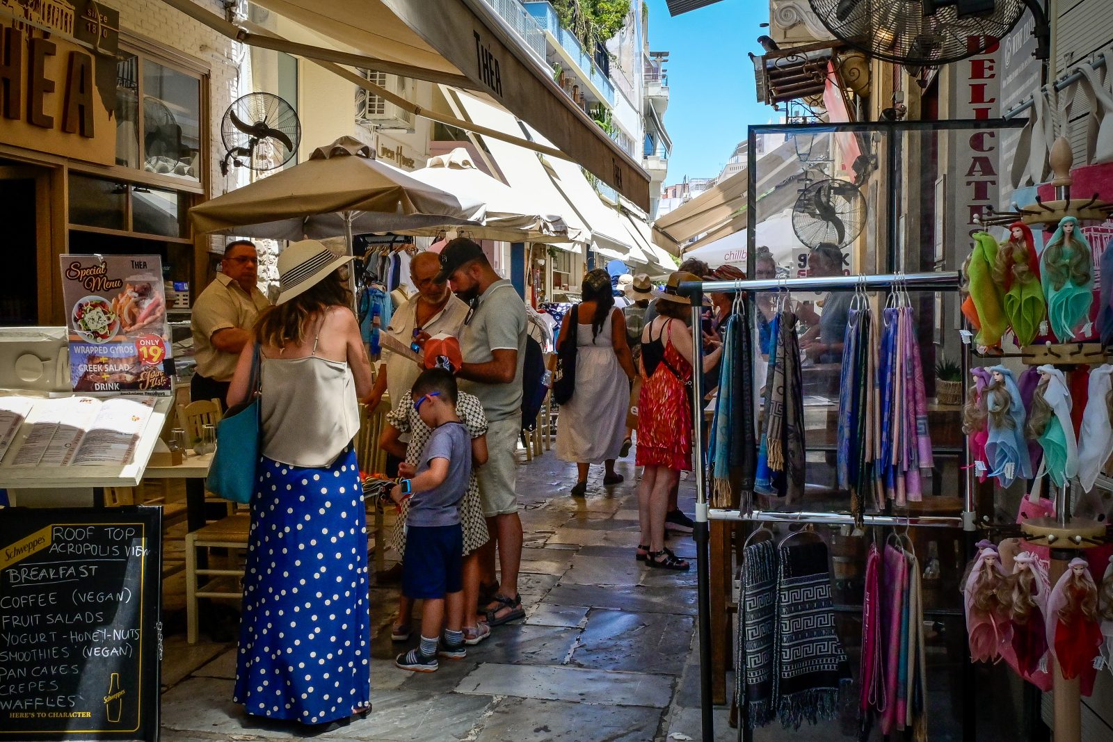 Τι συμβαίνει φέτος με τον τουρισμό; Οι πρώτες ρωγμές, γιατί ανησυχεί το Μαξίμου