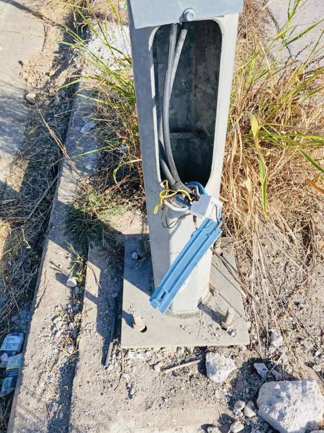 Βανδαλισμοί και δολιοφθορές στα φωτιστικά led της Ε.Ο.