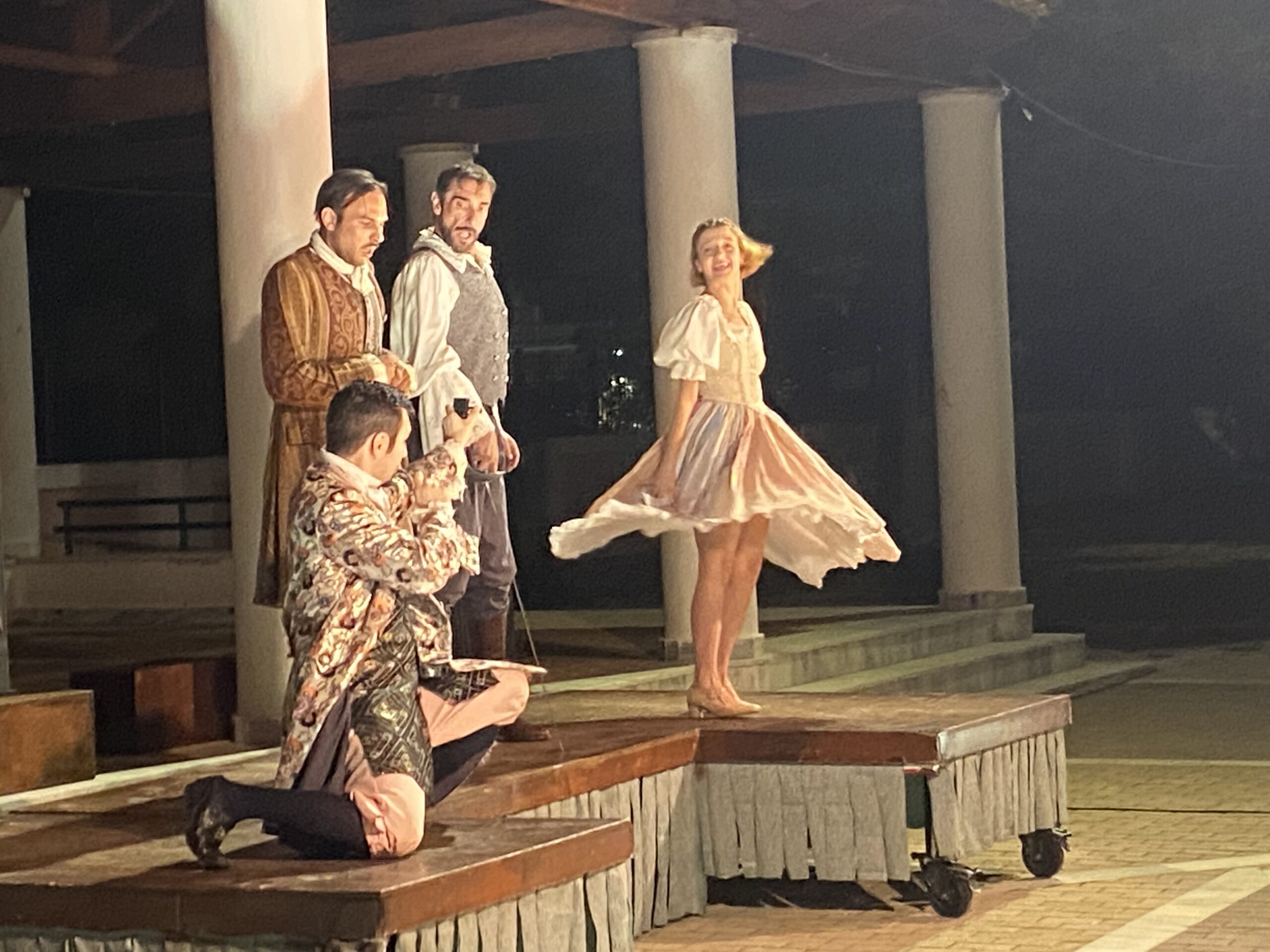 Η «Λοκαντιέρα» του Γκολντόνι καθήλωσε το κοινό στον Πύργο!