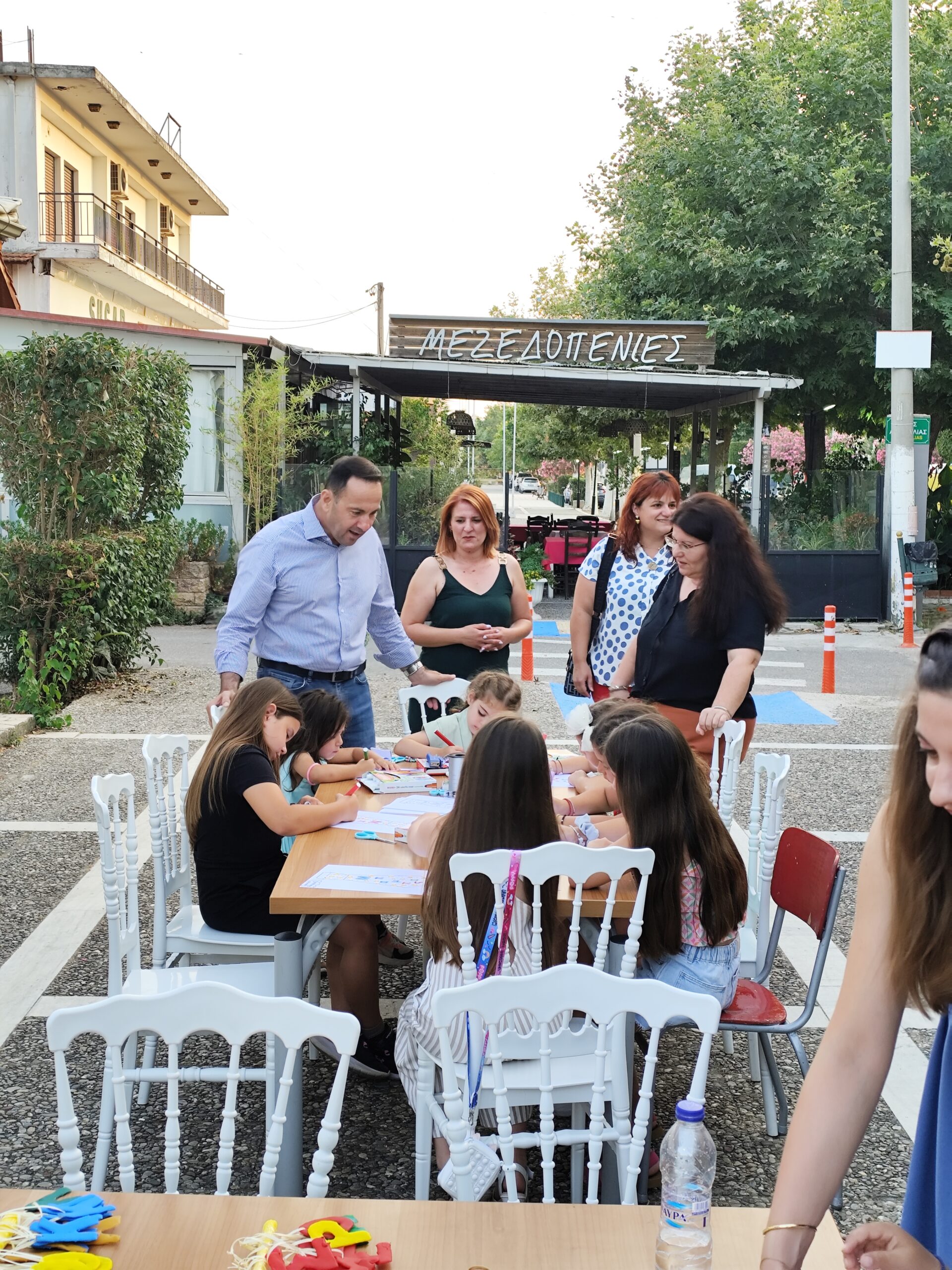 Ο Δήμος Ζαχάρως τίμησε την Παγκόσμια Ημέρα του Πατέρα με μια ουσιαστική εκδήλωση στην Κεντρική Πλατεία