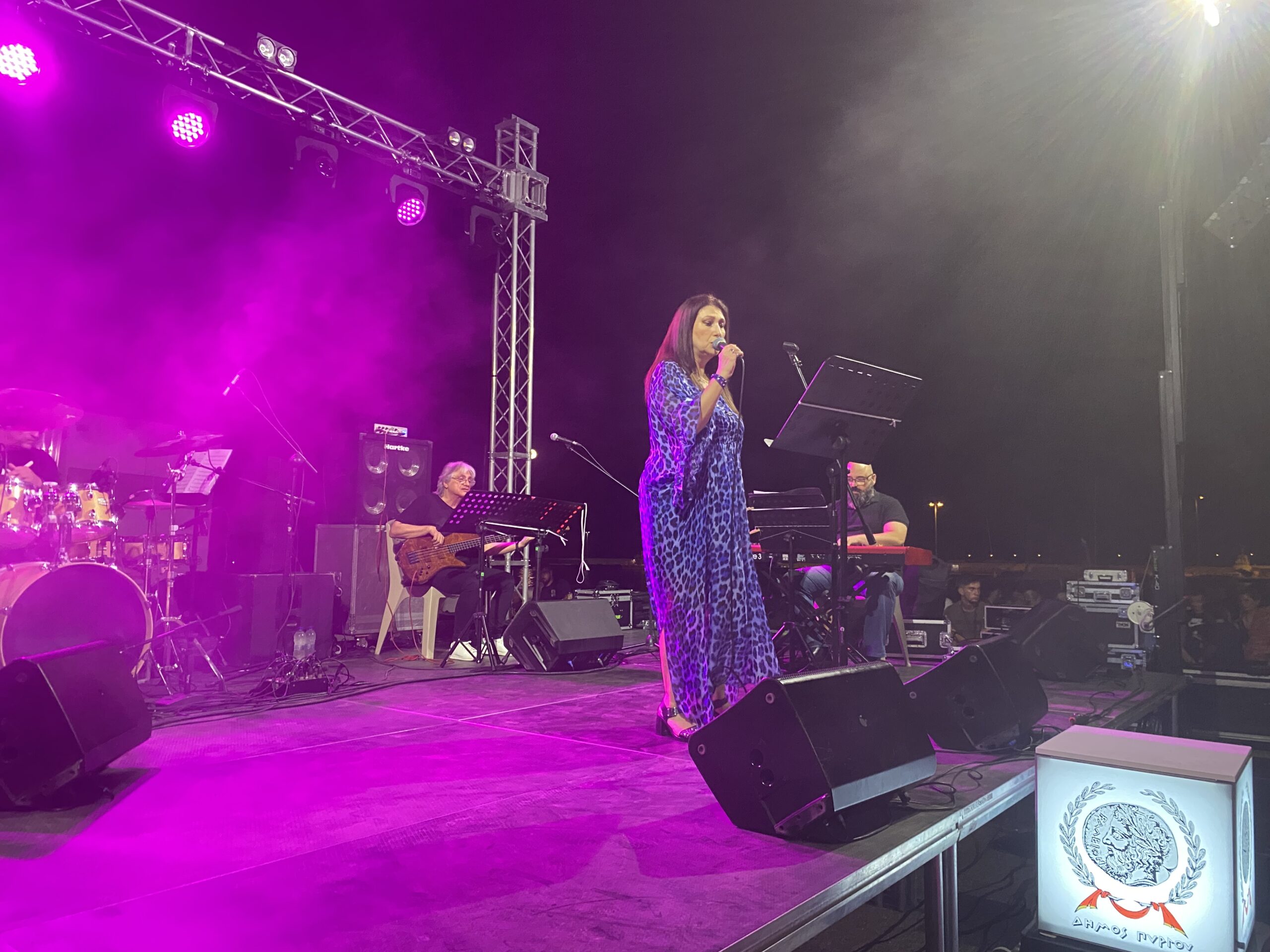 Κατάκολο: Η Μαντώ και ο Γιώργος Φακανάς παρέσυραν τον κόσμο σε ένα μουσικό κινηματογραφικό ταξίδι