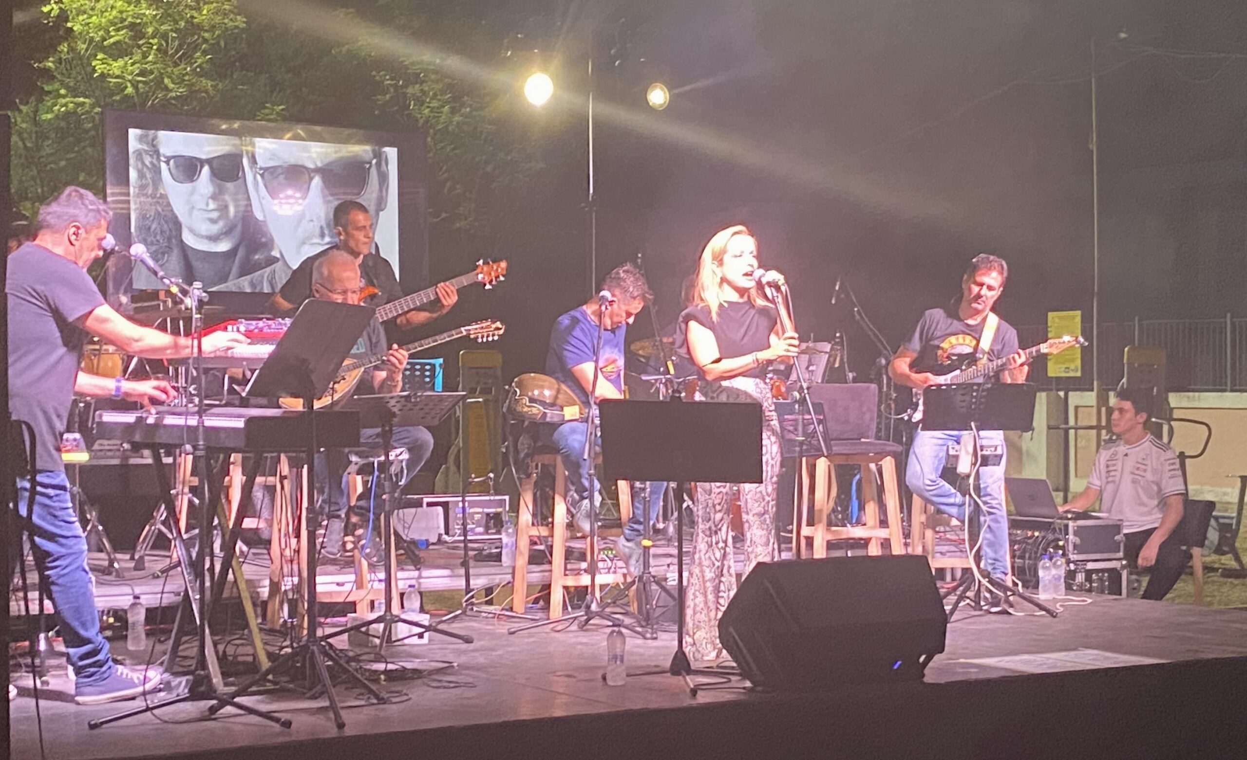 “Νύχτες Ραδιοφώνου”: Ένα μουσικό ταξίδι γεμάτο νοσταλγία