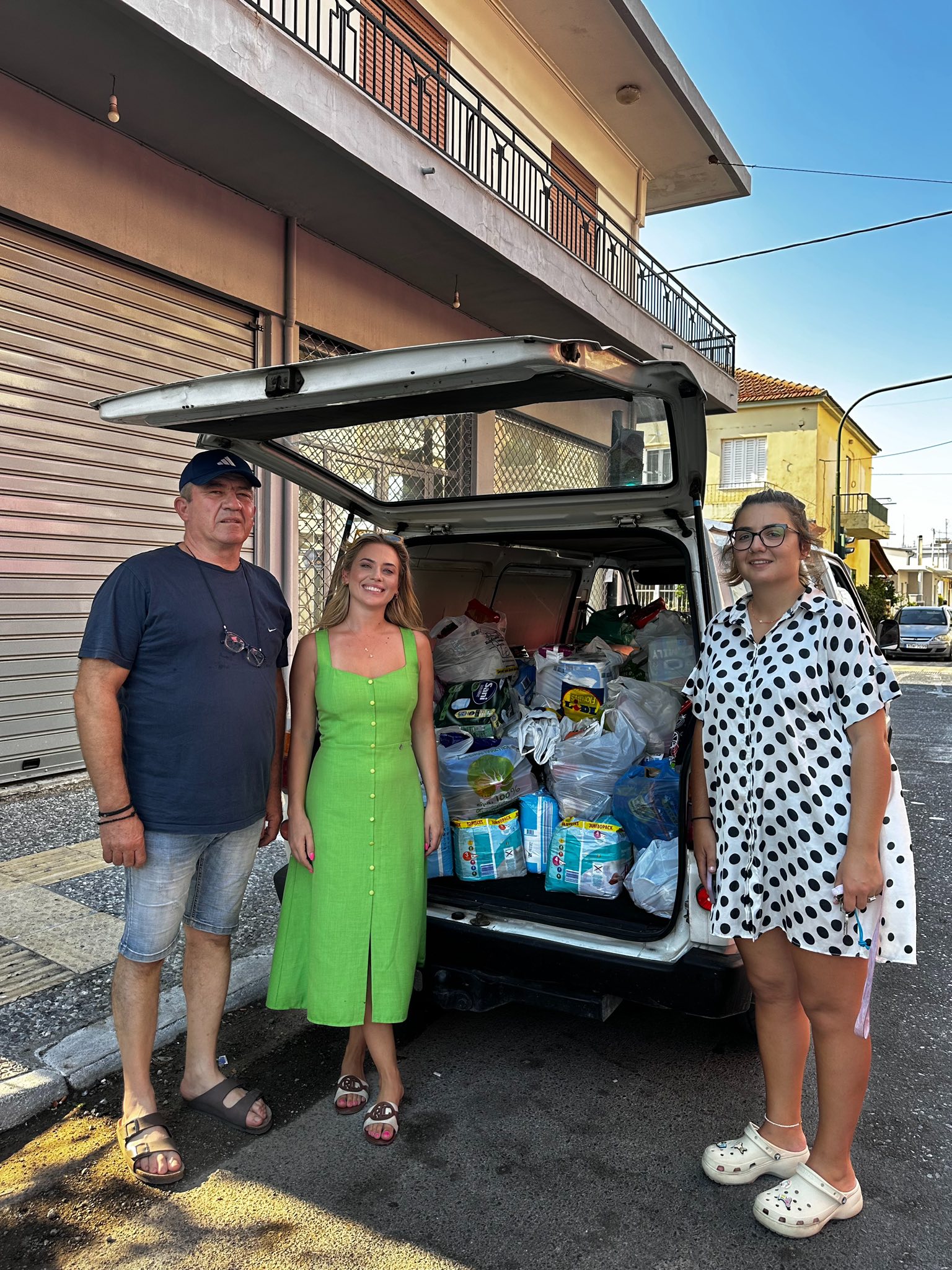 Παράδοση ειδών πρώτης ανάγκης στους πυρόπληκτους Αχαΐας από την Θ.Ο. “Ήλις”