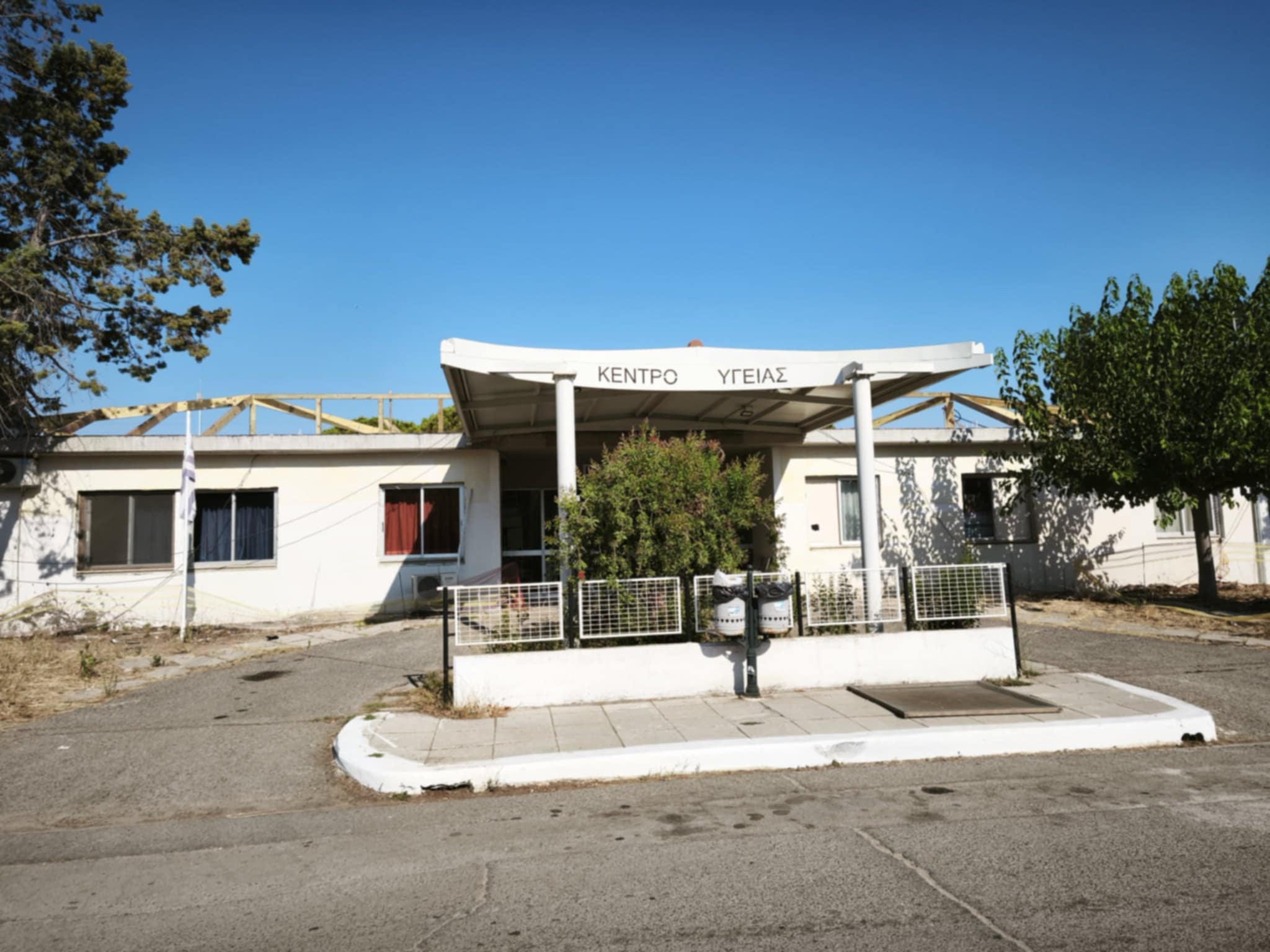 Συνεχίζονται εντατικά οι εργασίες αντικατάστασης οροφής στο Κέντρο Υγείας Βάρδας