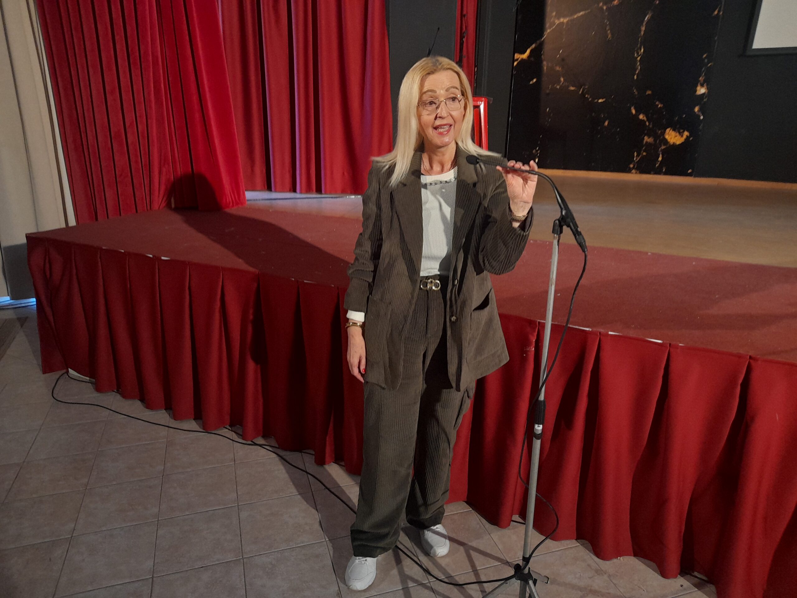 Συγκλόνισε η θεατρική παράσταση του ΓΕΛ Ζαχάρως στο χώρο πολιτιστικών εκδηλώσεων Καλλικώμου