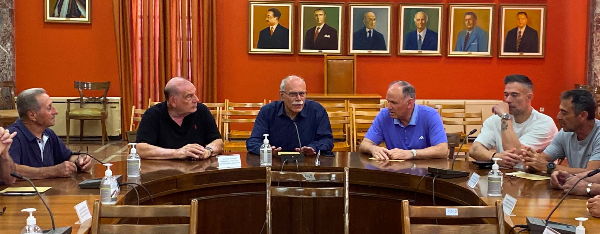 «Στόχος η δημιουργία μιας ισχυρής ομάδας»-Συνάντηση Καννή-Οικονόμου και βετεράνους Πανηλειακού