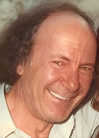 Ο Δήμος Πύργου τιμά τον Σάκη Καράγιωργα, 40 χρόνια μετά τον θάνατό του