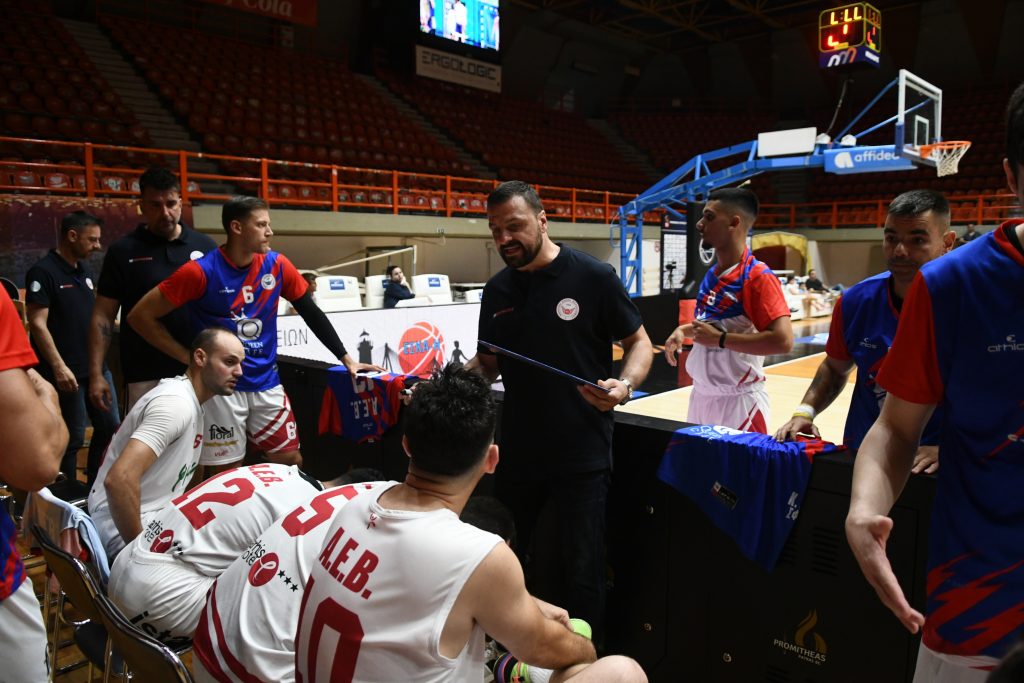 Σάκης Καρύδας: «Να έχουμε το ίδιο οικογενειακό κλίμα και να έρχεται ο κόσμος στο γήπεδο»