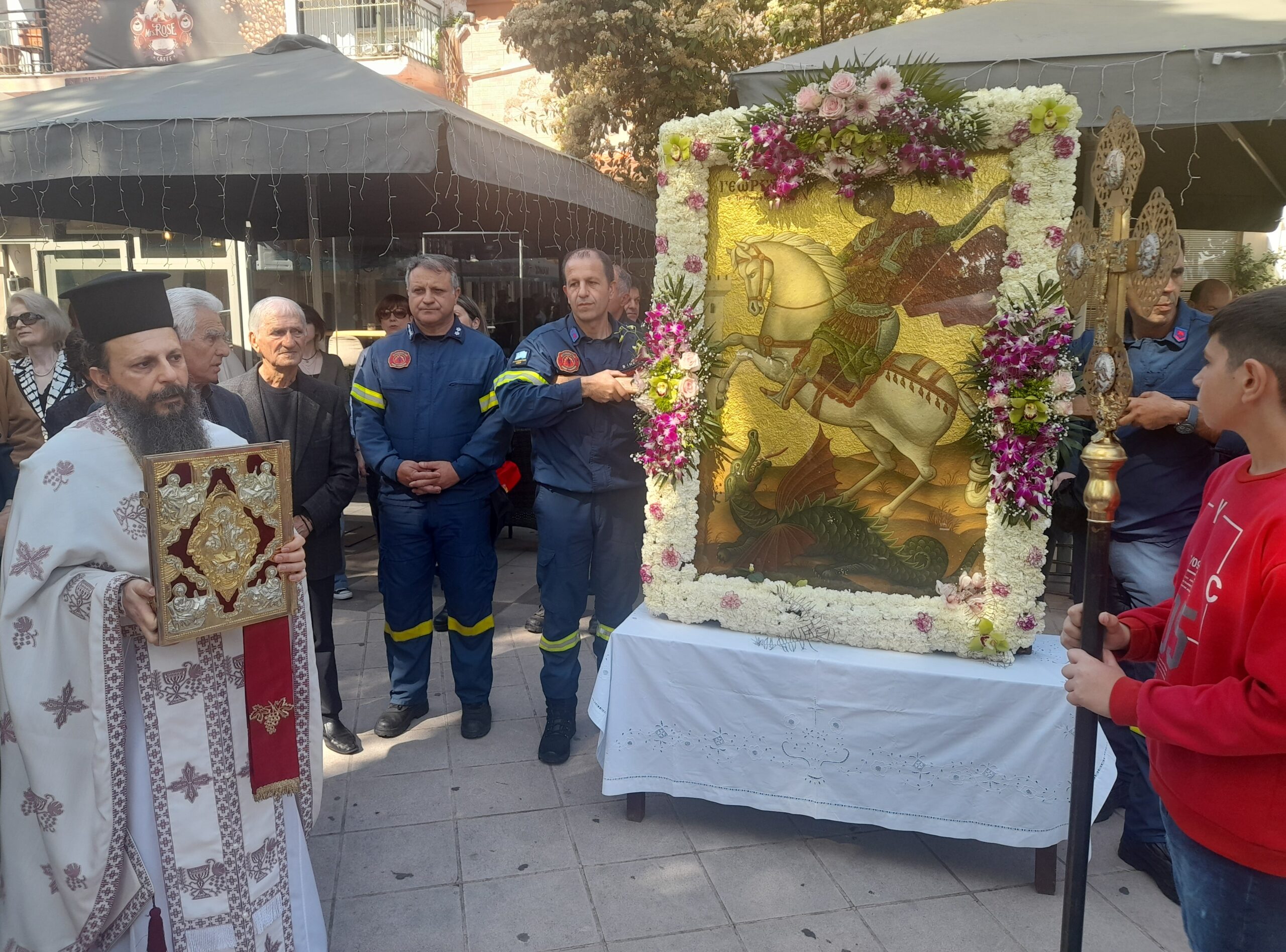 Κρέστενα: Με λαμπρότητα εορτάστηκε η μνήμη του προστάτη Αγίου Γεωργίου