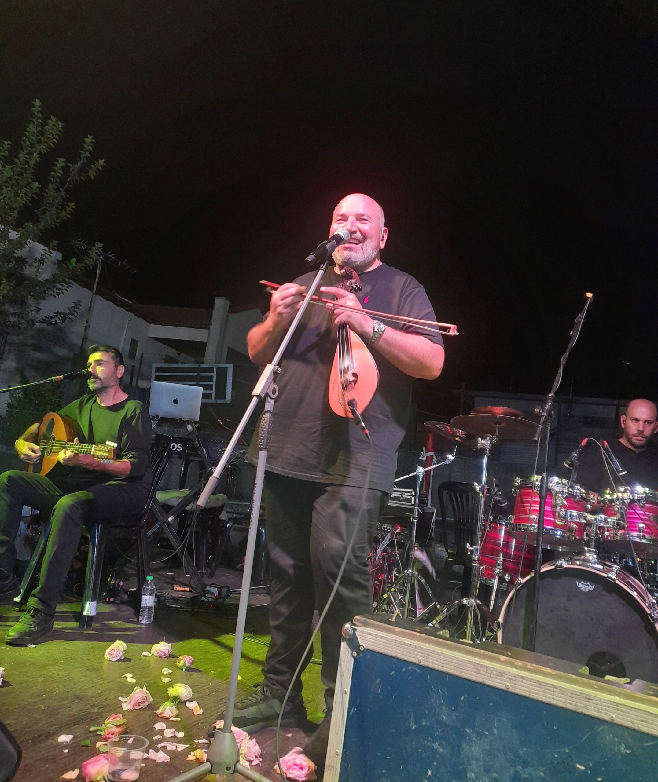 Κοσμοσυρροή στα Μακρίσια!