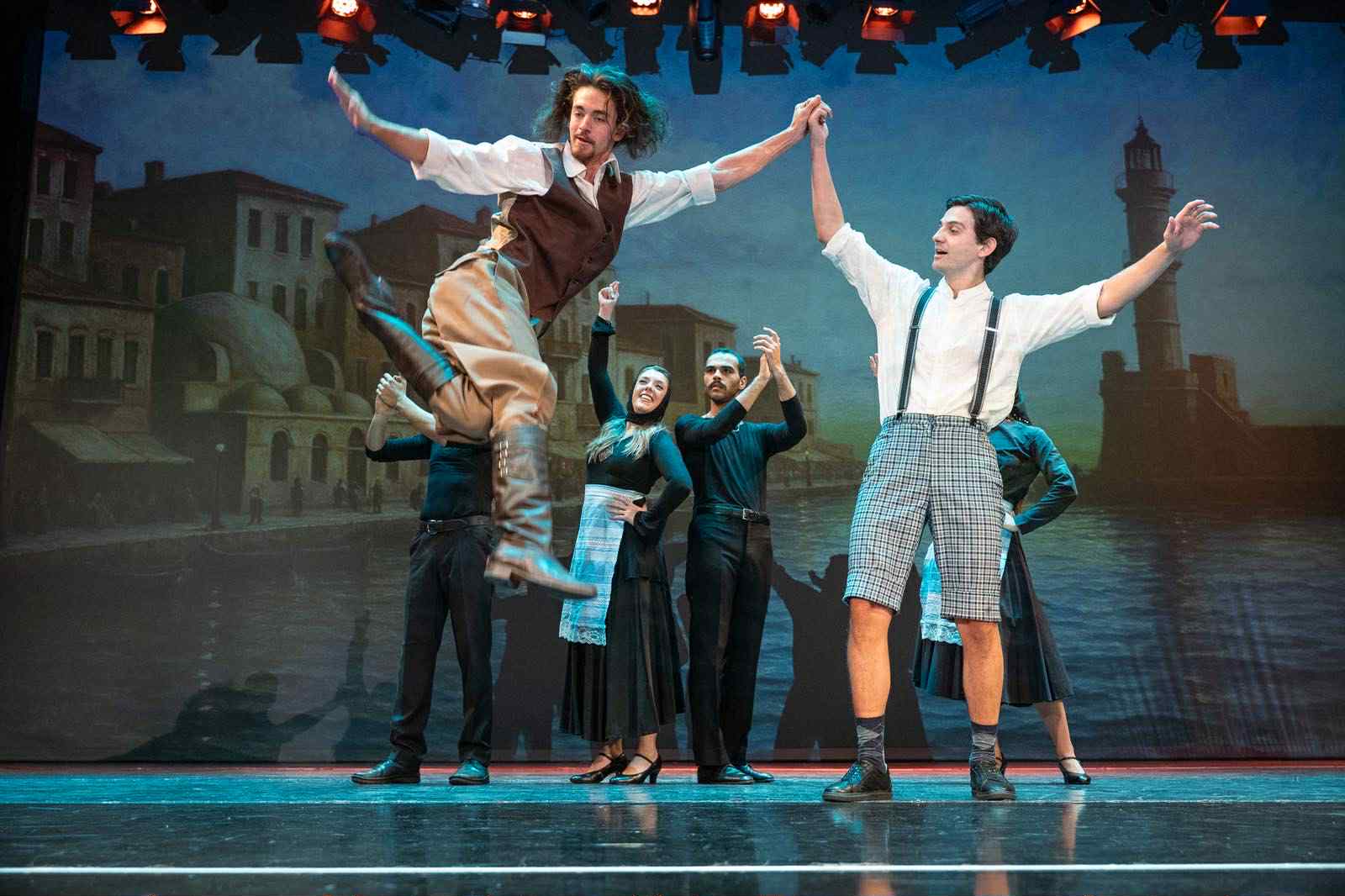 «Όταν ο Μίκης ήταν παιδί», με τη ματιά της ανιψιάς του Μάρως Θεοδωράκη