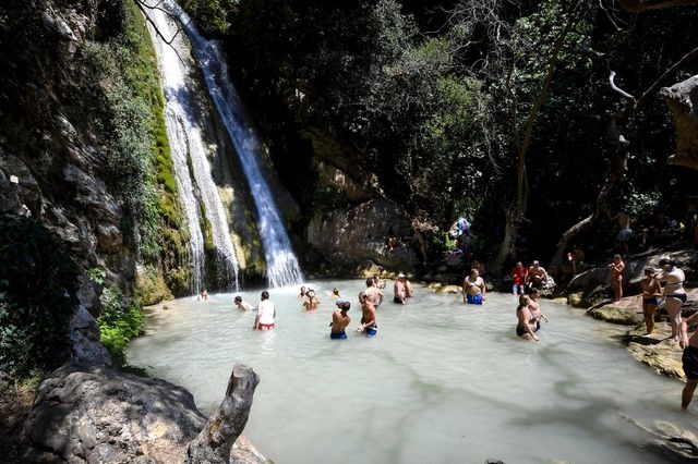 Καταρράκτες Νέδας: Τα μέσα ασφαλείας σαπίζουν, η επικινδυνότητα για τους περιπατητές αυξάνεται