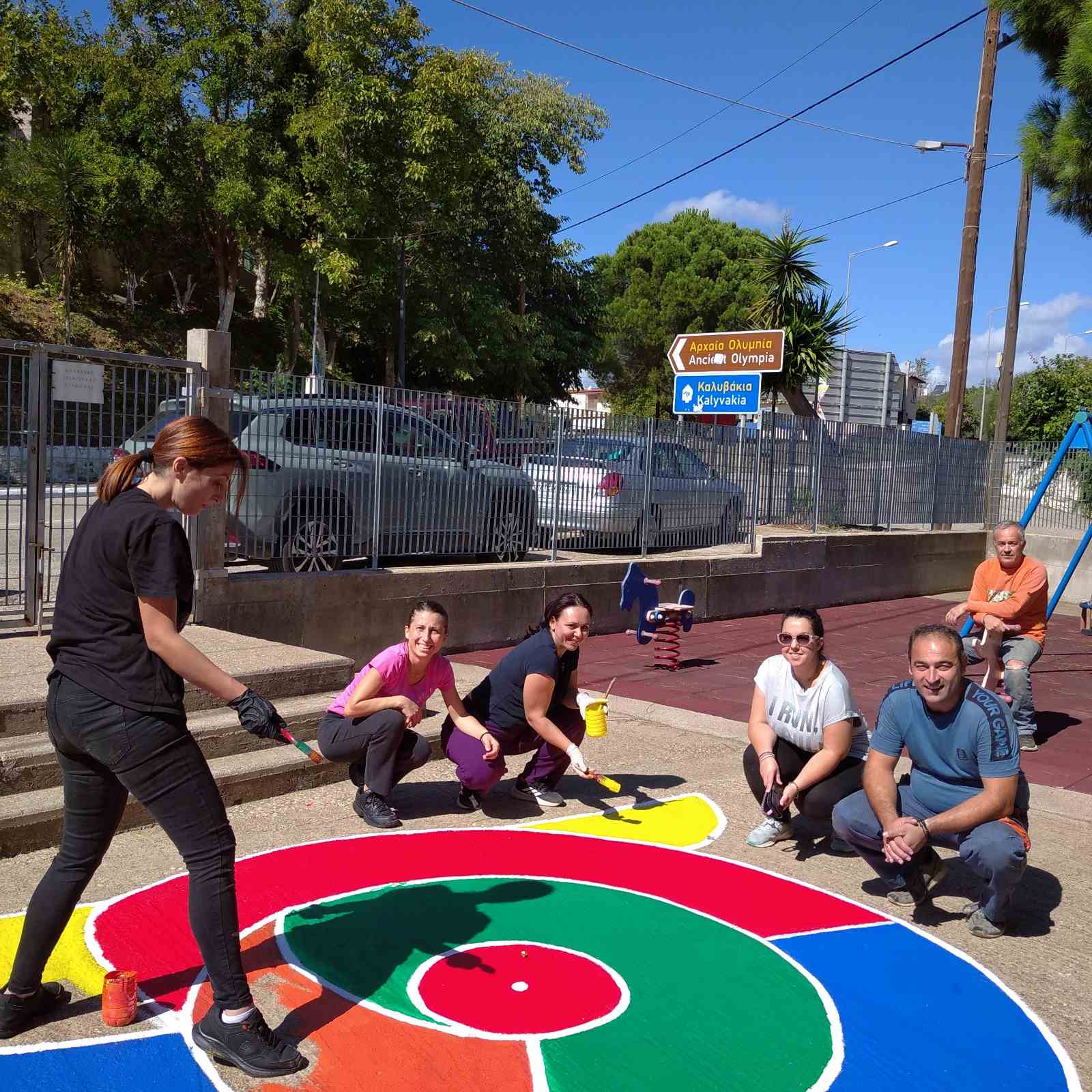 Σχεδίαση και ζωγραφική “Παιχνιδιών αυλής” στον προαύλιο χώρο του Παιδικού σταθμού Μακρισίων