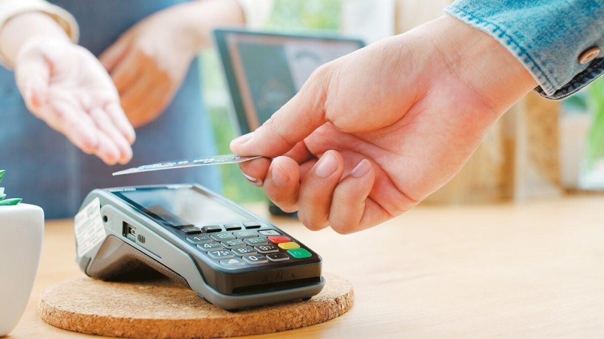 Πώς σας χρεώνουν χρήματα χωρίς να δώσετε στοιχεία