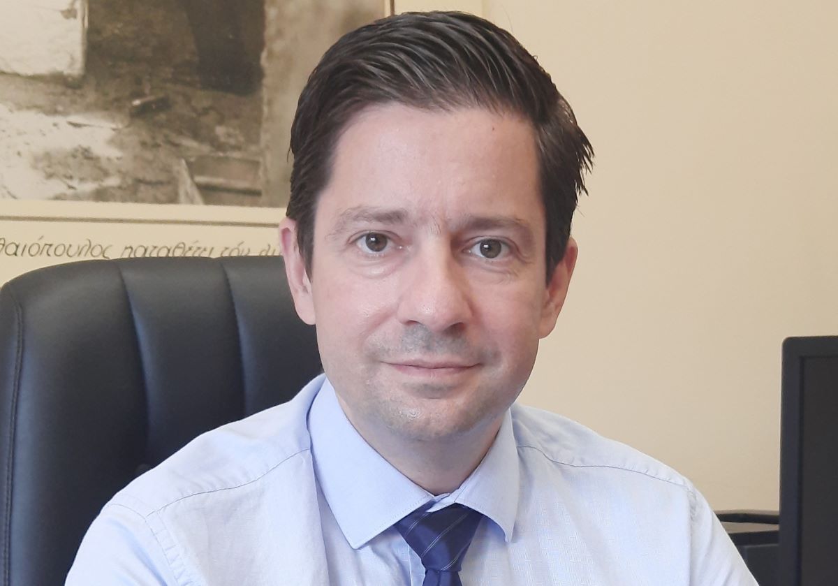 Καύσωνας: Τι πρέπει να προσέξουν οι ευπαθείς ομάδες – Ο Πρύτανης του ΕΚΠΑ, Γεράσιμος Σιάσος εξηγεί