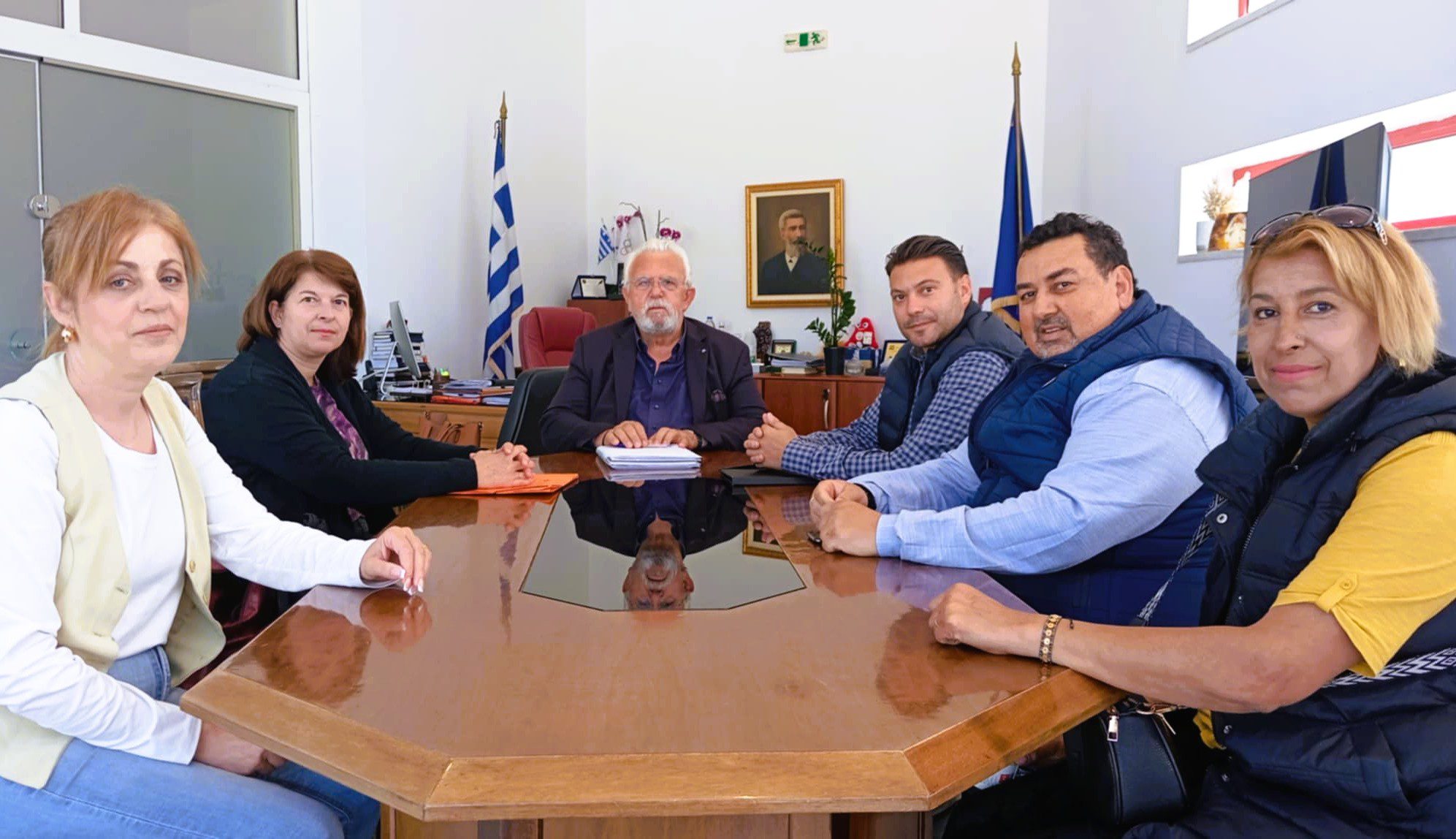 Εθιμοτυπική επίσκεψη του νέου Δ.Σ. του Πολιτιστικού Συλλόγου Αυγείου «Ο Φυλέας» στον Δήμαρχο Ήλιδας