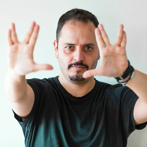 Αλέξανδρος Τσουβέλας: “Το γέλιο είναι φάρμακο παντοτινό!”