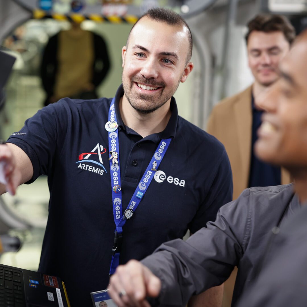 Λευτέρης Καραγιάννης: Επάγγελμα- Εκπαιδευτής αστροναυτών