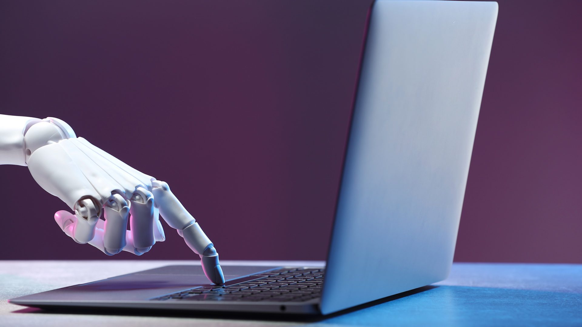 Ο σπουδαίος συγγραφέας φιλόσοφος ήταν… Τεχνητή Νοημοσύνη