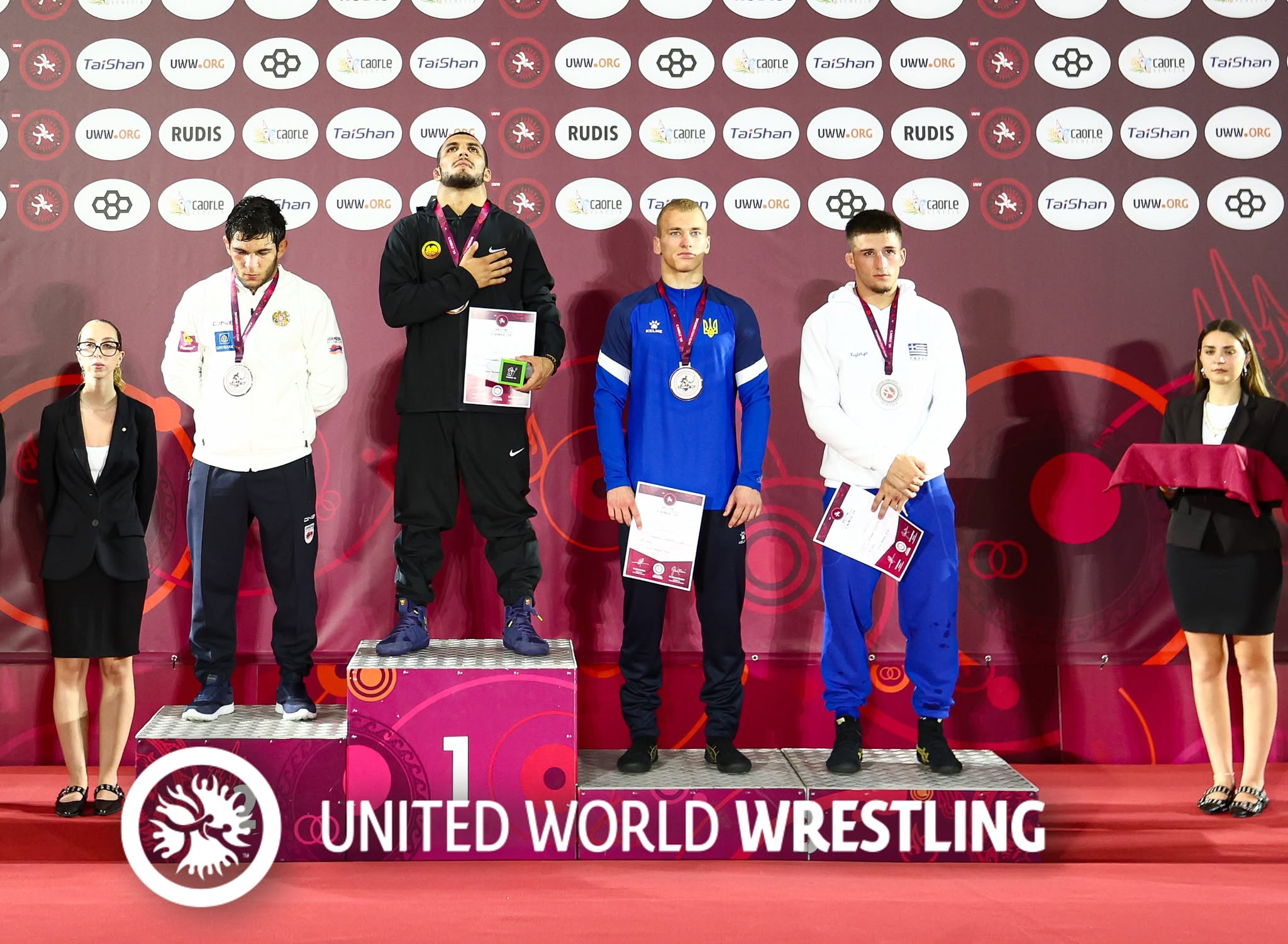 Ευρωπαϊκό πάλης U20: Η απονομή του χάλκινου μεταλλίου στον Κολιτσόπουλο