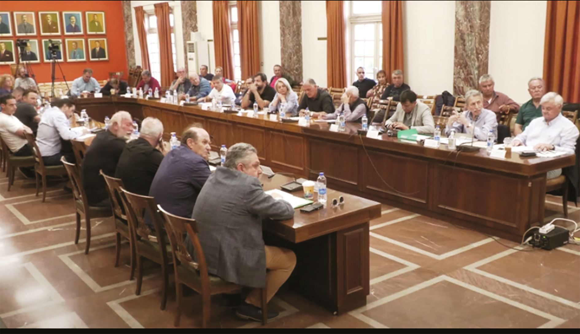 Τριπλή συνεδρίαση του Δ.Σ. Πύργου : Θέμα η διακοπή έλευσης τουριστών στην πόλη από το Κατάκολο