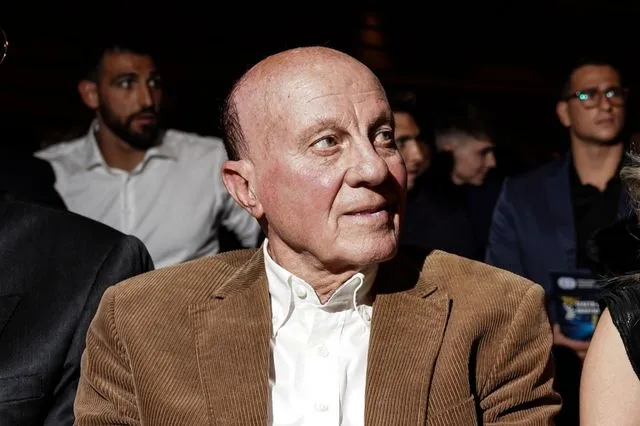 Κρίσιμες ώρες για τον Μίμη Δομάζο – Η ανακοίνωση του νοσοκομείου μετά την ανακοπή