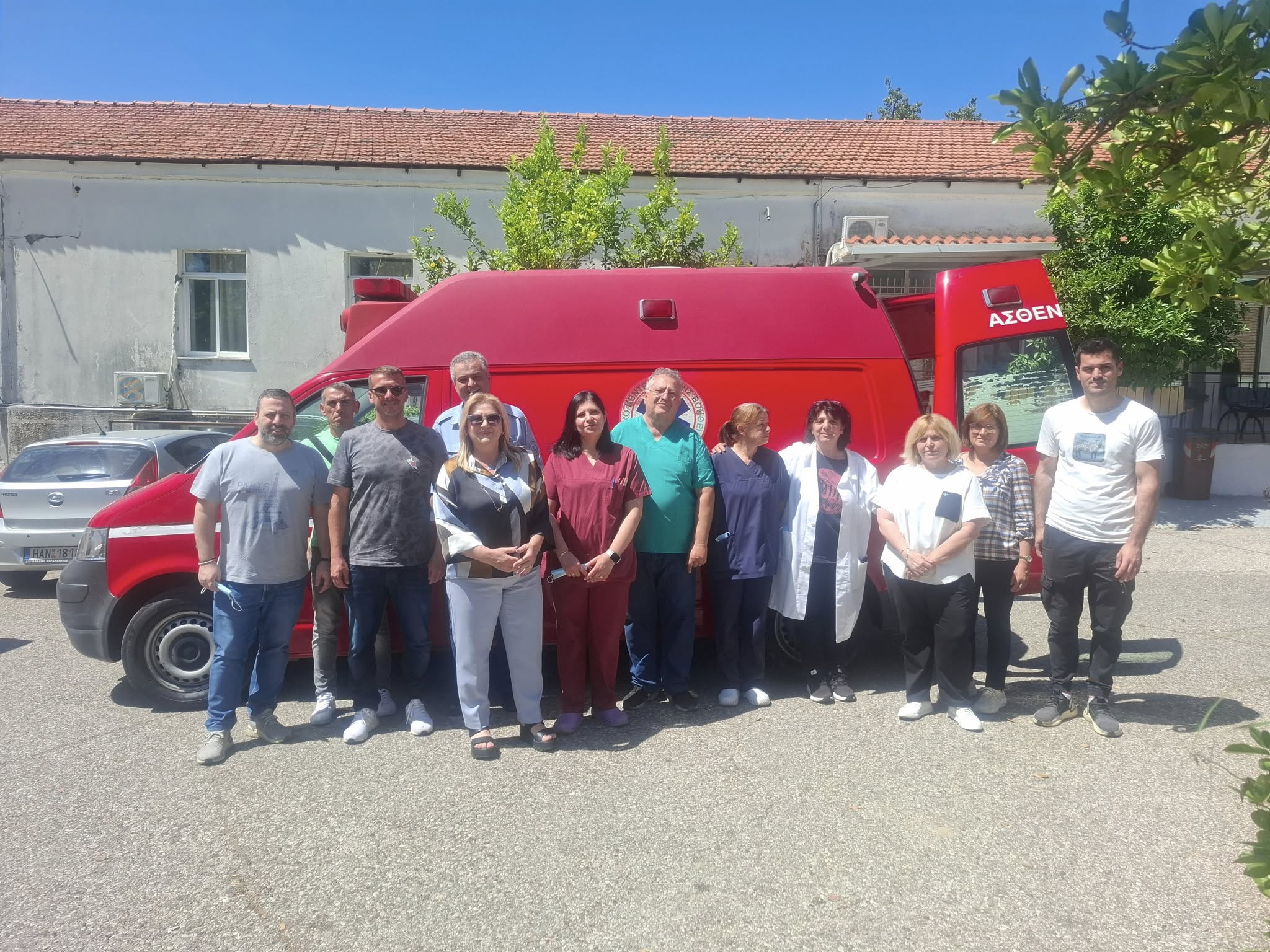 Η Ν.Μ. Κρεστένων απέκτησε ασθενοφόρο του ΕΚΑΒ