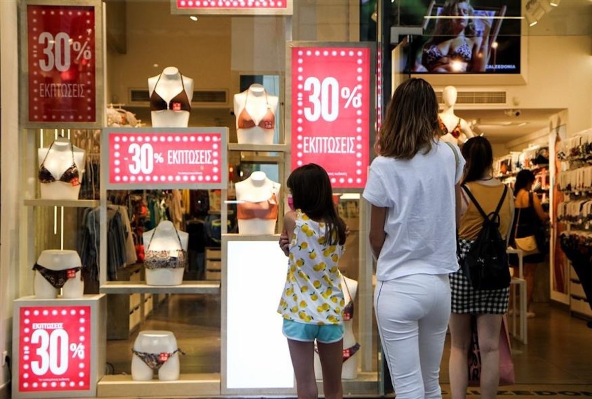 Θερινές εκπτώσεις: Προσδοκώντας την “άνοιξη” στην τοπική αγορά!