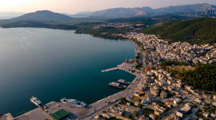 Ηγουμενίτσα: Πρόσκρουση πλοίων στο λιμάνι – Δεν αναφέρθηκαν τραυματισμοί