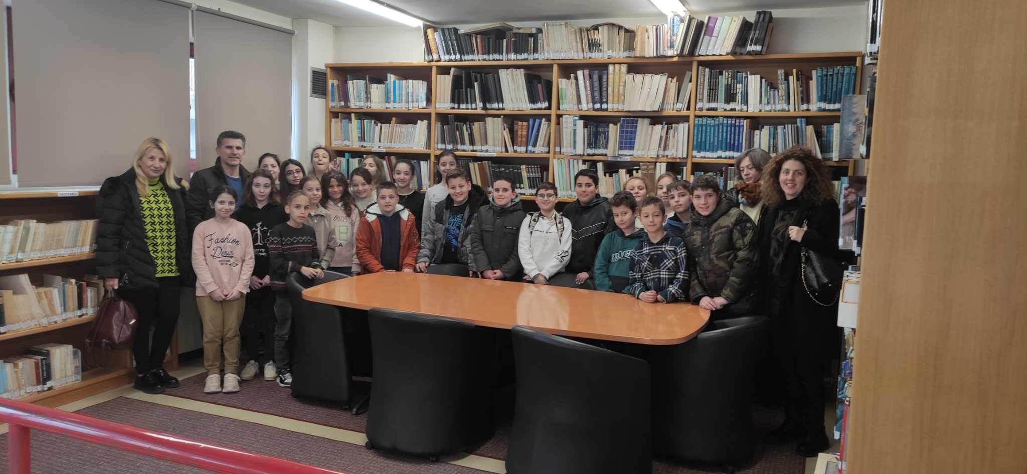 Επίσκεψη μαθητών του 6ου Δημοτικού Σχολείου Πύργου στην Δημόσια Βιβλιοθήκη Πύργου  και στην ΑΥΓΗ