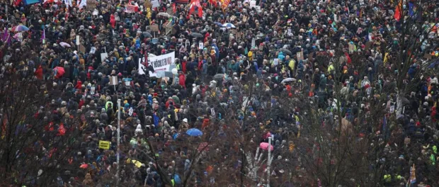 Διαδηλώσεις ενάντια στο νεοφασιστικό AFD στη Γερμανία (video)